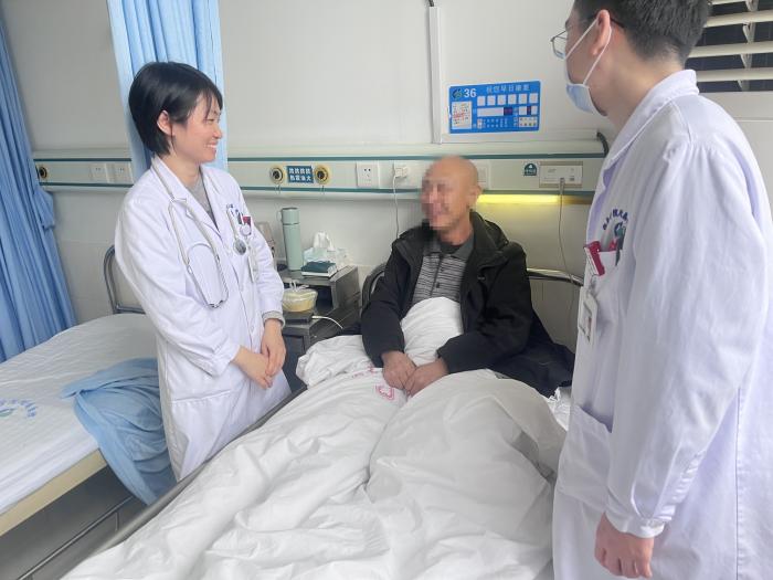 医海执灯，“白衣木兰”绽光芒（史巧静） (4).jpg