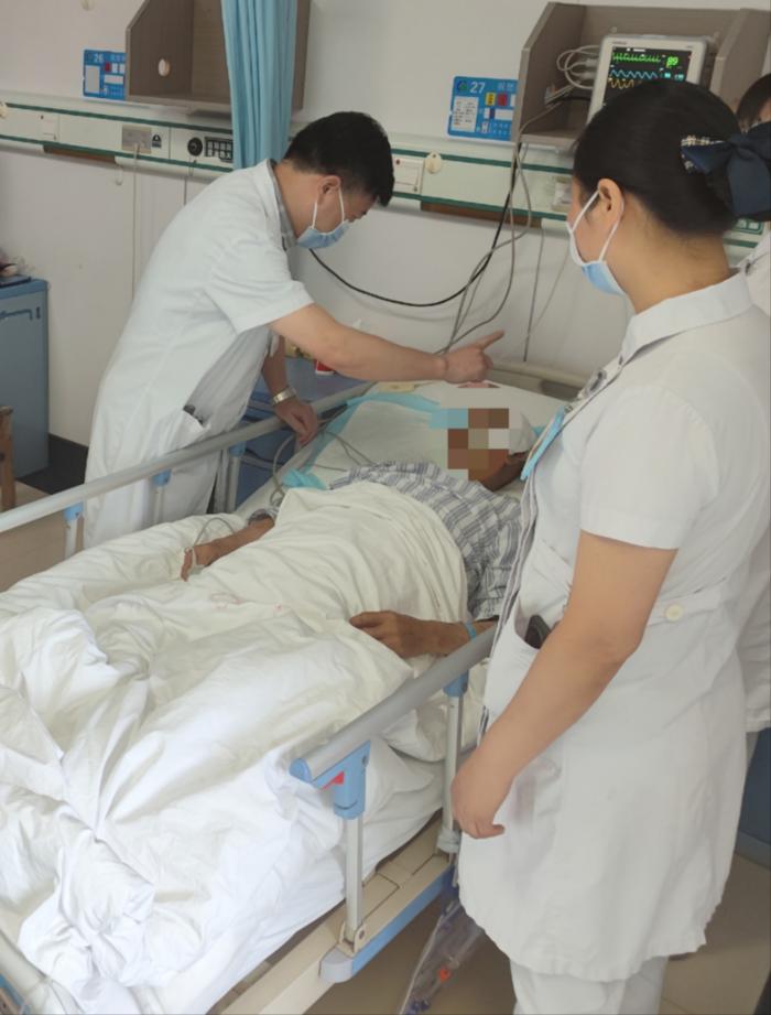 赞！“毫米级”手术除肿瘤，让青春生命再启航 (2).jpg