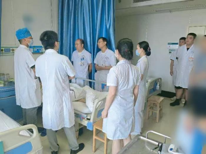 精准医疗：解除梗阻性黄疸，告别“小黄人”困扰1 (2).jpg