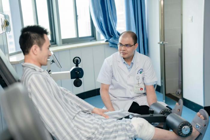 钢骨仁心守护生命脊梁 (1).jpg