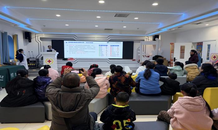 科学守护成长黄金期：湘南学院附属医院生长发育科普义诊暖民心