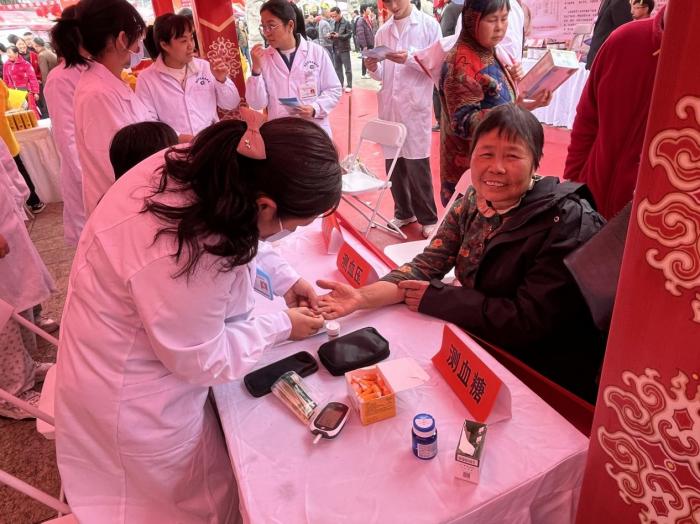 春分义诊惠民生 药安护航护健康 (2).jpg